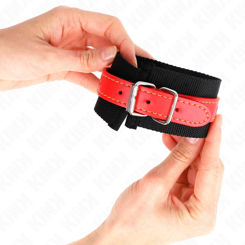 KINK - NYLON POLSBANDEN ZWART MET KUNSTLEDER ROOD VERSTELBAAR 19-24 CM X 5.5 CM