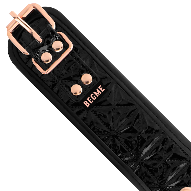 BEGME - ZWARTE EDITIE PREMIUM VEGAN LEREN HALSBAND MET NEOPREEN VOERING