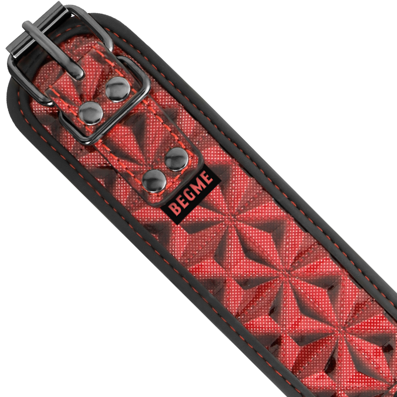 BEGME - RODE EDITIE HALSBAND MET NIPPELKLEMMEN MET NEOPREEN VOERING