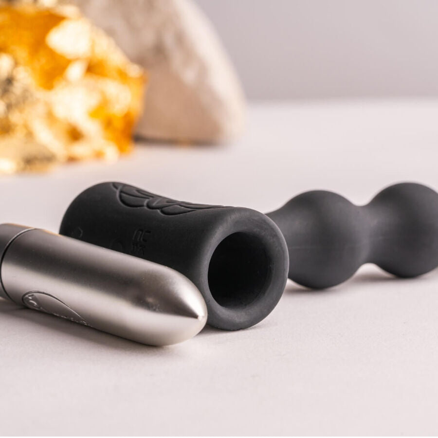 ROCKS- OFF - PETITE SENSATIONS PARELT JES ANAL PLUG VIBRATOR ZWART