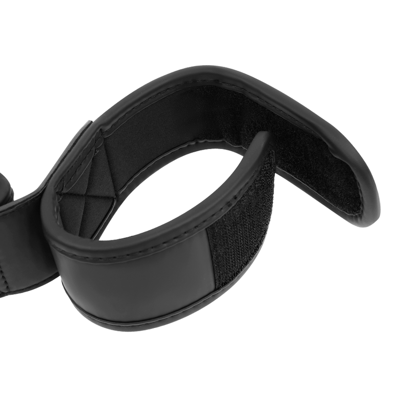 FETISJ SUBMISSIEF – BONDAGE SPREIDERSTANG MET NEOPREEN VOERING